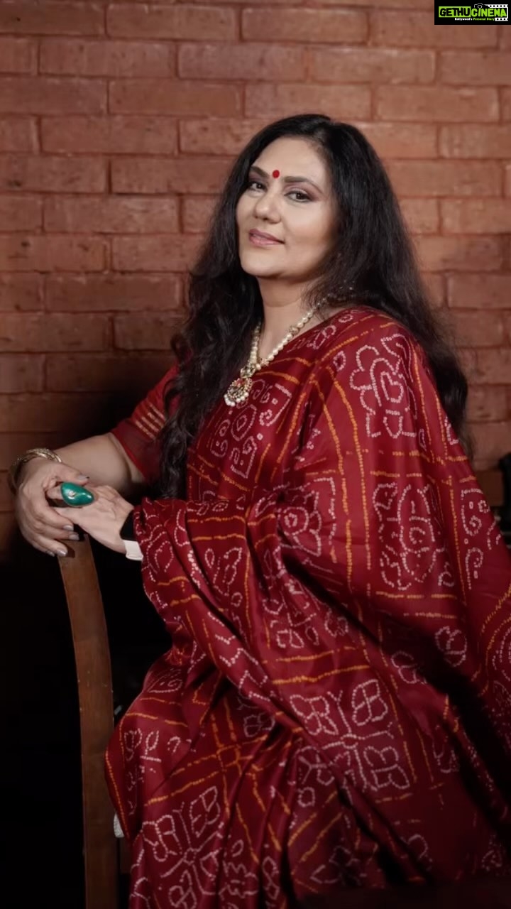 Dipika Chikhlia Instagram - Music and lyric can stir your soul #instagood #photography #photooftheday #instagram #picoftheday #fashion #beautiful #instadaily #mumbai #style #photo #happy #explore #reelitfeelit #reelofinstagram #reels #fashionreel #moodyreel #mumbaiinstagram #instagramreel #instareel#dipikachikhliatopiwala #Trendingreels #viral #viralvideos #music #soul #lyrics