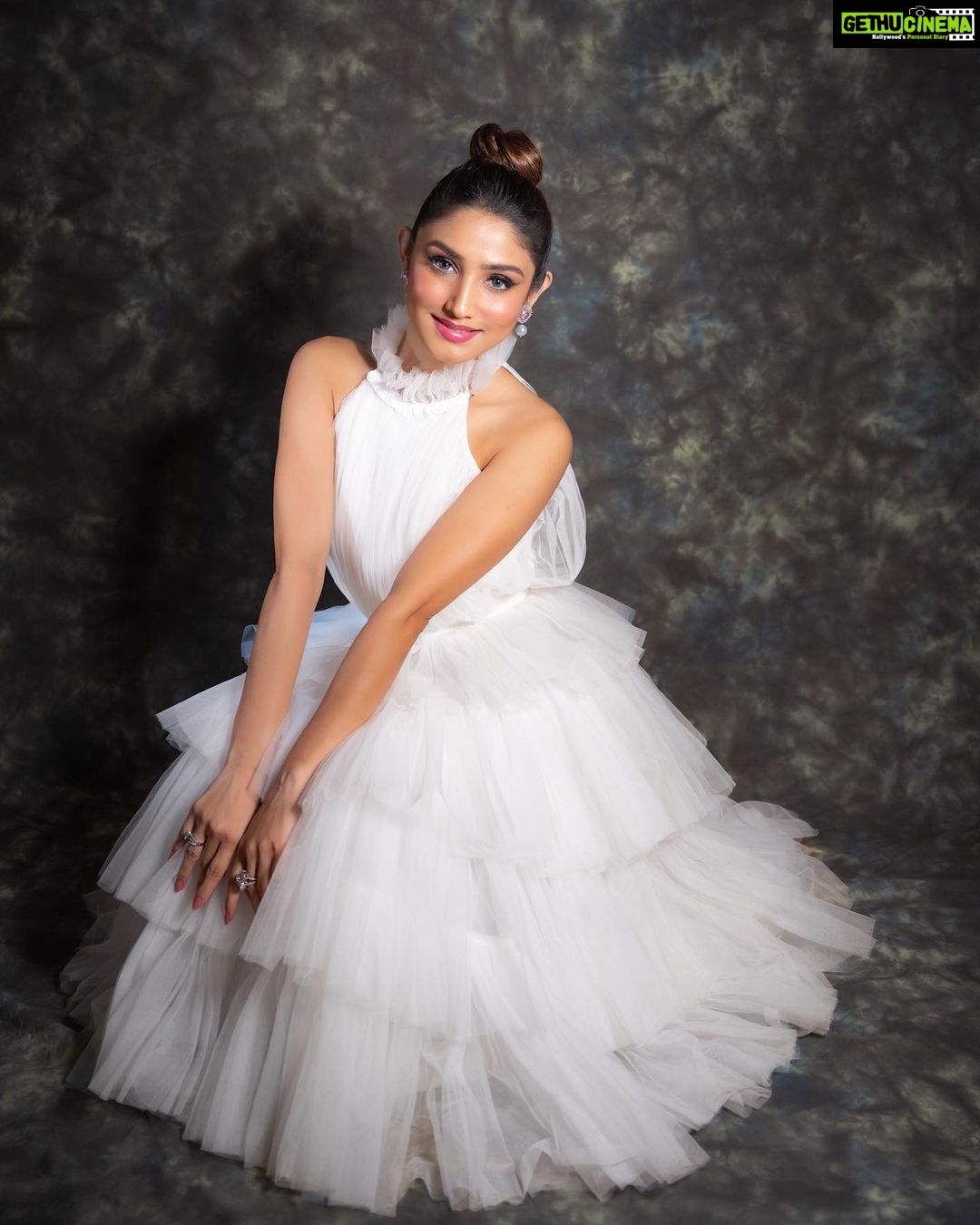 Donal Bisht Instagram - “Even if you enter the dirty water, stay neat like a white swan!” . . . . . . . . . . . . . . . . . . . . . . . . . . . @deepak_das_photography 📸 MUAH : @makeoverbysejalthakkar Styled : @Akansha.27 @tiara_gal Outfit : @aayannabysiimie Jewellery : @the_jewel_gallery Assisted by @stylebypriyankaa . . . . . . . . . . . #swan #white #lights #donalbisht #elegant #hot #explore #goodmorning #donalbisht #view #instagood #instamood #goodvibes #happy #happymood #pictureoftheday #best #beautiful #dress #love #instadaily #instagram #instamood #instalike #blessed #actor #actorslife #glow #outfit #glam #photoshoot