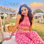 Donal Bisht Instagram - Be in the right company to flourish .. wrong company will always find a way to pull u down!! . . . . . . . . . . . . . . . . . . . . . . . . Accessories: @tiara_gal @akansha.27 . . . . . . . . . . . . . . . . . . . . . . . . . . . . . . #soulfestival #udaipur #lifestyleasia #donalbisht #hot #explore #goodmorning #donalbisht #view #instagood #instamood #goodvibes #happy #happymood #pictureoftheday #best #beautiful #dress #love #instadaily #instagram #instamood #instalike #blessed #actor #actorslife #glow #outfit #glam