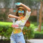 Donal Bisht Instagram - "Gedi maarna is my fave thing about #Delhi Holi" #DonalBisht talks about her most favourite part about Dilli wali #Holi, shares memories related to the festival like making #gujiyas with her mom and more 🎨🎉 . . . #happyholi #holi2023 #donalbisht #donalbishtfans #holifestival #noida #delhilife #delhigram #happyholi2023 #donal #biggboss #holifestivalofcolors