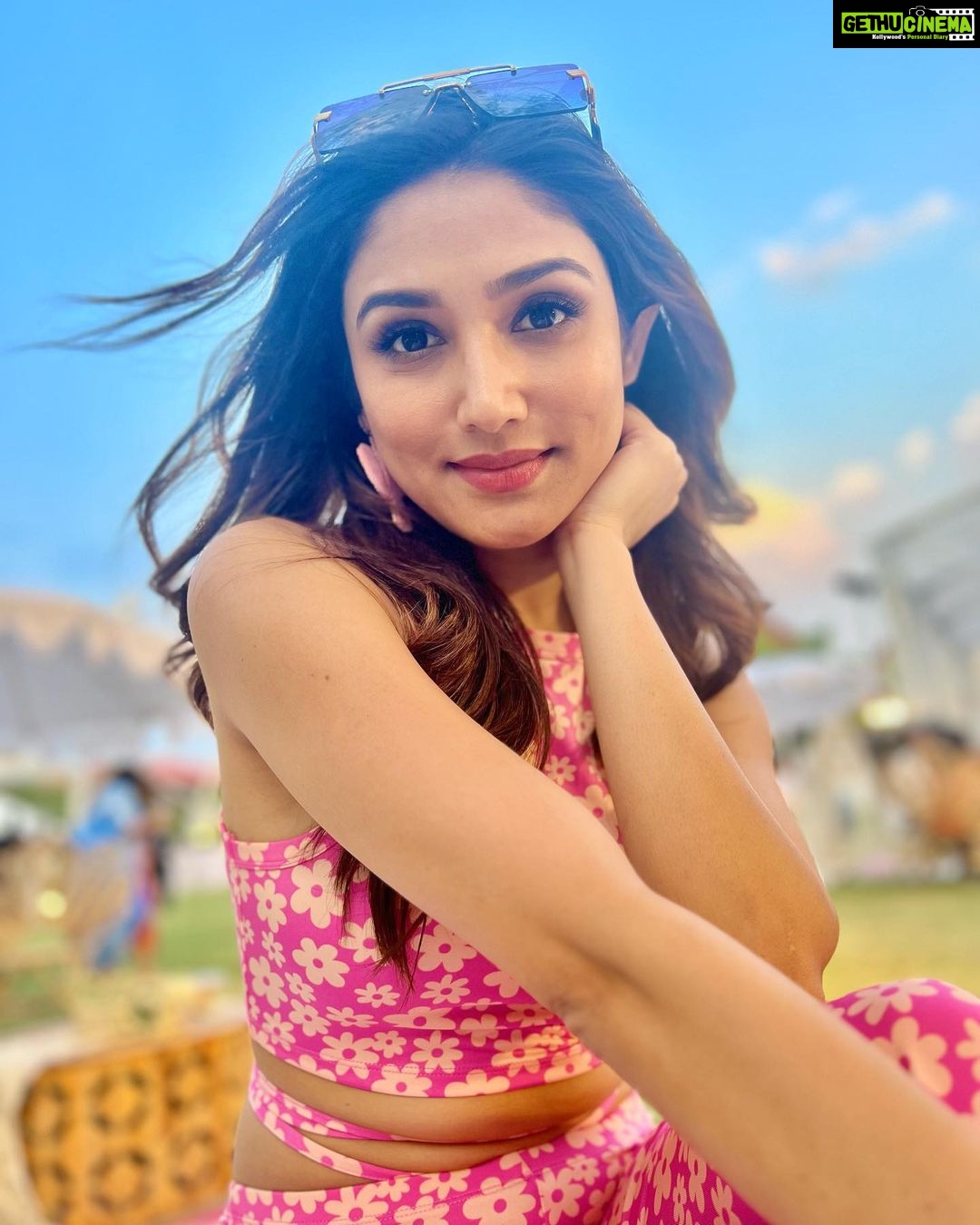 Donal Bisht Instagram - Be in the right company to flourish .. wrong company will always find a way to pull u down!! . . . . . . . . . . . . . . . . . . . . . . . . Accessories: @tiara_gal @akansha.27 . . . . . . . . . . . . . . . . . . . . . . . . . . . . . . #soulfestival #udaipur #lifestyleasia #donalbisht #hot #explore #goodmorning #donalbisht #view #instagood #instamood #goodvibes #happy #happymood #pictureoftheday #best #beautiful #dress #love #instadaily #instagram #instamood #instalike #blessed #actor #actorslife #glow #outfit #glam