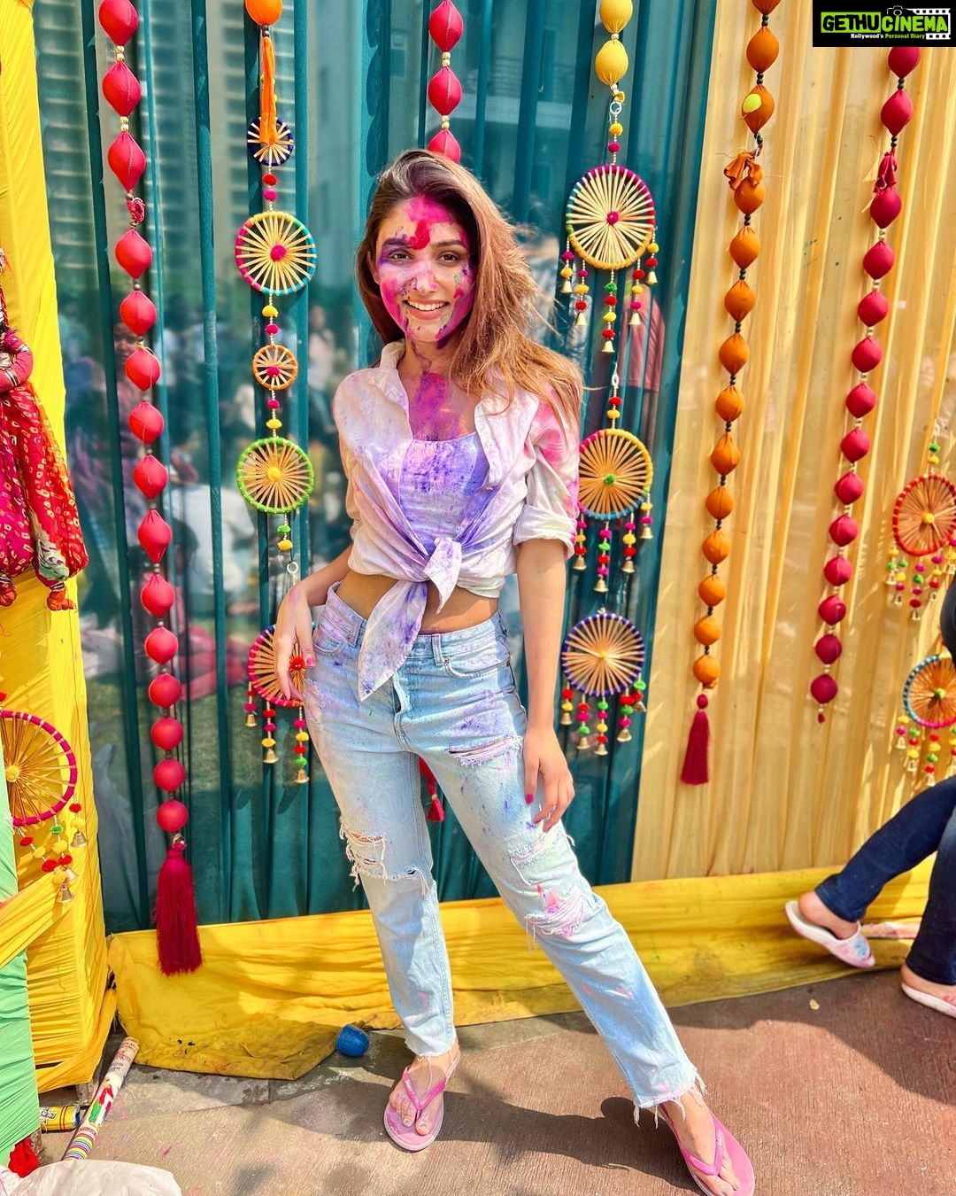 Donal Bisht Instagram - Holi fun celebration always with family ❤️😃🎉🎨 #holi #family #love Delhi, India