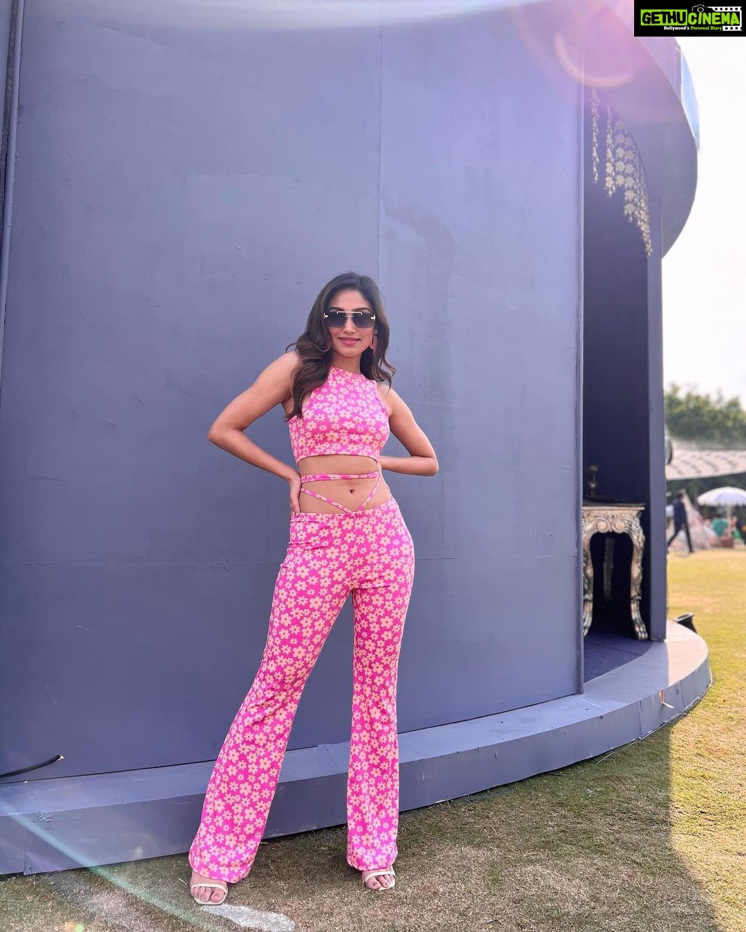 Donal Bisht Instagram - Feeling pink 💕 . . . . . . . . Accessories: @tiara_gal @akansha.27 . . . . . . . . . . . . . . . . . . . . . . . . . . . . . . #soulfestival #udaipur #lifestyleasia #donalbisht #hot #explore #goodmorning #donalbisht #view #instagood #instamood #goodvibes #happy #happymood #pictureoftheday #best #beautiful #dress #love #instadaily #instagram #instamood #instalike #blessed #actor #actorslife #glow #outfit #glam