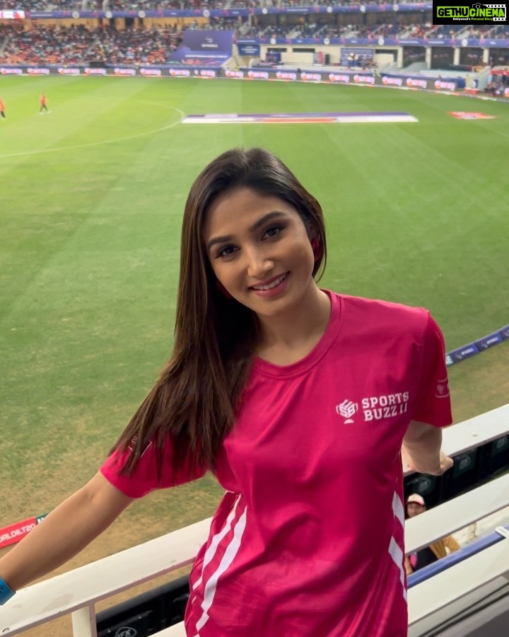 Donal Bisht Instagram - Final Match Day 🏏 😃 #ILT20 . . Coupon code : DONAL100 Tags: @sportsbuzz.11 & @tgbtroop Hashtags: #buzzmakers #sportsbuzz11 . . . . . . . . . . . . . . . . . . . . . . . . . . #cricket #ground #hot #explore #goodmorning #donalbisht #view #instagood #instamood #aboutlastnight #goodvibes #happy #pictureoftheday #best #beautiful #dress #love #instadaily #instagram #instamood #instalike #blessed #actress #actorslife #photoshoot #glow #outfit #visitdubai Dubai International Stadium