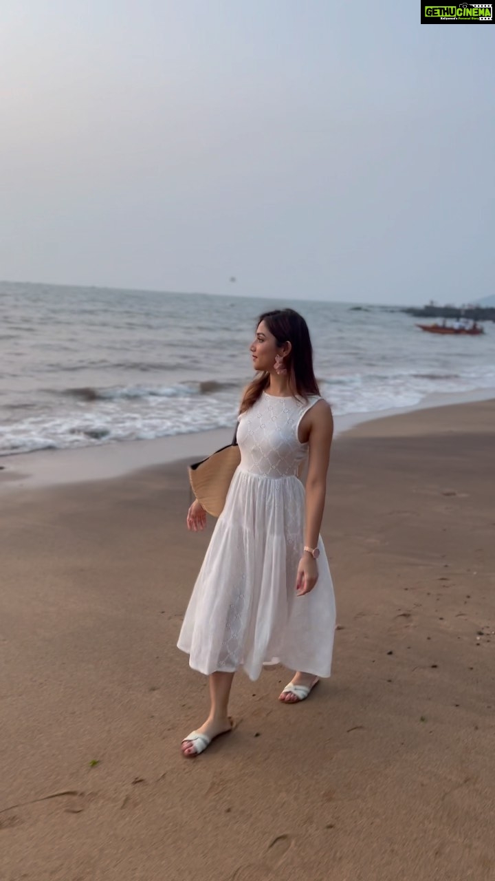Donal Bisht Instagram - Raba ne tujhko banane main kardi hai husn ki khali tijoriyan 🎶❤️ . . . . . . . . . . . . . . . . . . . . . . . . . . . . . . . . #nature #explore #morning #goodmorning #donalbisht #tuzakhmhai #view #instagood #instamood #blue #outdoors #goodvibes #happy #happymood #pictureoftheday #best #beautiful #white #love #instadaily #instagram #instamood #instalike #blessed #actor #actress #actorslife #reel #reelsinstagram #reelsvideo