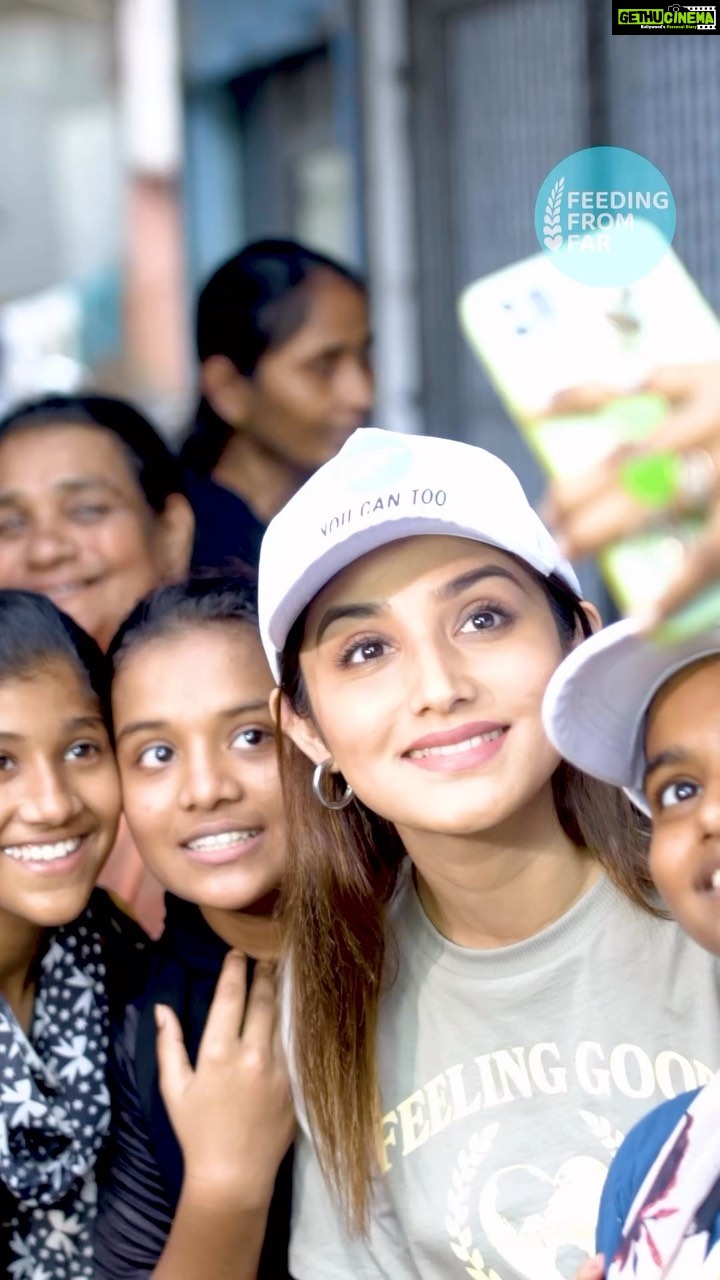 Donal Bisht Instagram - Ending this year & starting another with #purebliss ❤️ #endinghunger with @feedingfromfar .. if I can, you can do it too ..help the needy whenever you can !! Let’s get united on this !! ❤️ Let’s bring the change 🌟 #love
