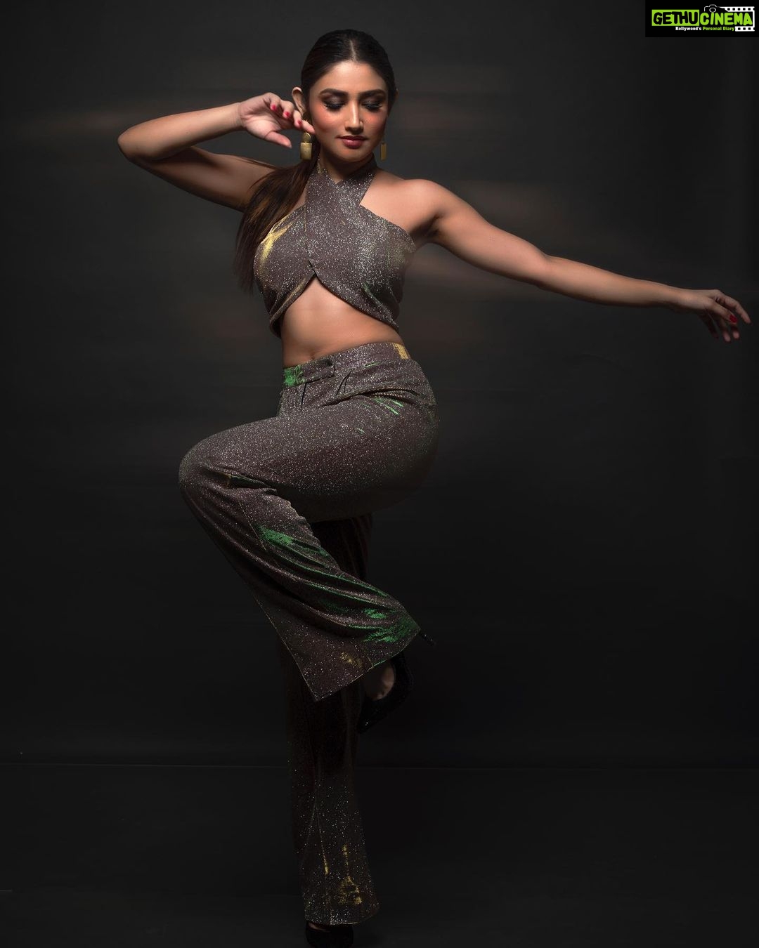 Donal Bisht Instagram - Free spirit !! 🫶 Happy Republic Day 🇮🇳 . . . . . . . . . . . MAUH @makeoverbysejalthakkar Styled by @Rimadidthat Outfit @doorsdesign_ Earrings @GoldenByRee Photographer @ibphotography27 Organized by @mediatribein . . . . . . . . . . . #hot #explore #morning #goodmorning #donalbisht #black #instagood #instamood #aboutlastnight #goodvibes #happy #happymood #pictureoftheday #best #beautiful #balcony #love #instadaily #instagram #instamood #instalike #blessed #actor #actress #actorslife #newyear #instastyle #photoshoot #style #happyrepublicday