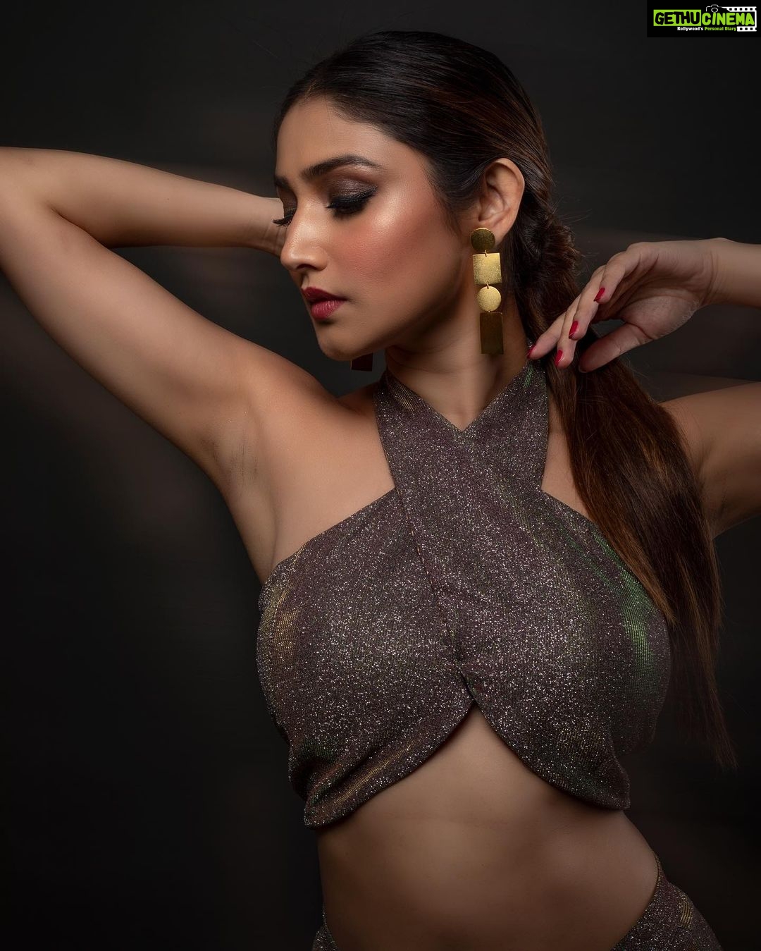 Donal Bisht Instagram - Free spirit !! 🫶 Happy Republic Day 🇮🇳 . . . . . . . . . . . MAUH @makeoverbysejalthakkar Styled by @Rimadidthat Outfit @doorsdesign_ Earrings @GoldenByRee Photographer @ibphotography27 Organized by @mediatribein . . . . . . . . . . . #hot #explore #morning #goodmorning #donalbisht #black #instagood #instamood #aboutlastnight #goodvibes #happy #happymood #pictureoftheday #best #beautiful #balcony #love #instadaily #instagram #instamood #instalike #blessed #actor #actress #actorslife #newyear #instastyle #photoshoot #style #happyrepublicday