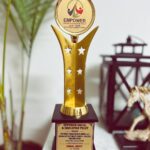 Donal Bisht Instagram - Awards are always lovely to get 🫶 got the “Best Actress for Tu Zakhm Hai” ❤️ Thanku #empowersocialandeducationaward This is for the fans of #TuZakhmHai ❤️‍🔥 . . . . . Styled by @Rimadidthat Outfit @doorsdesign_ Earrings @GoldenByRee Photographer @ibphotography27 Organized by @MediaTribeIn