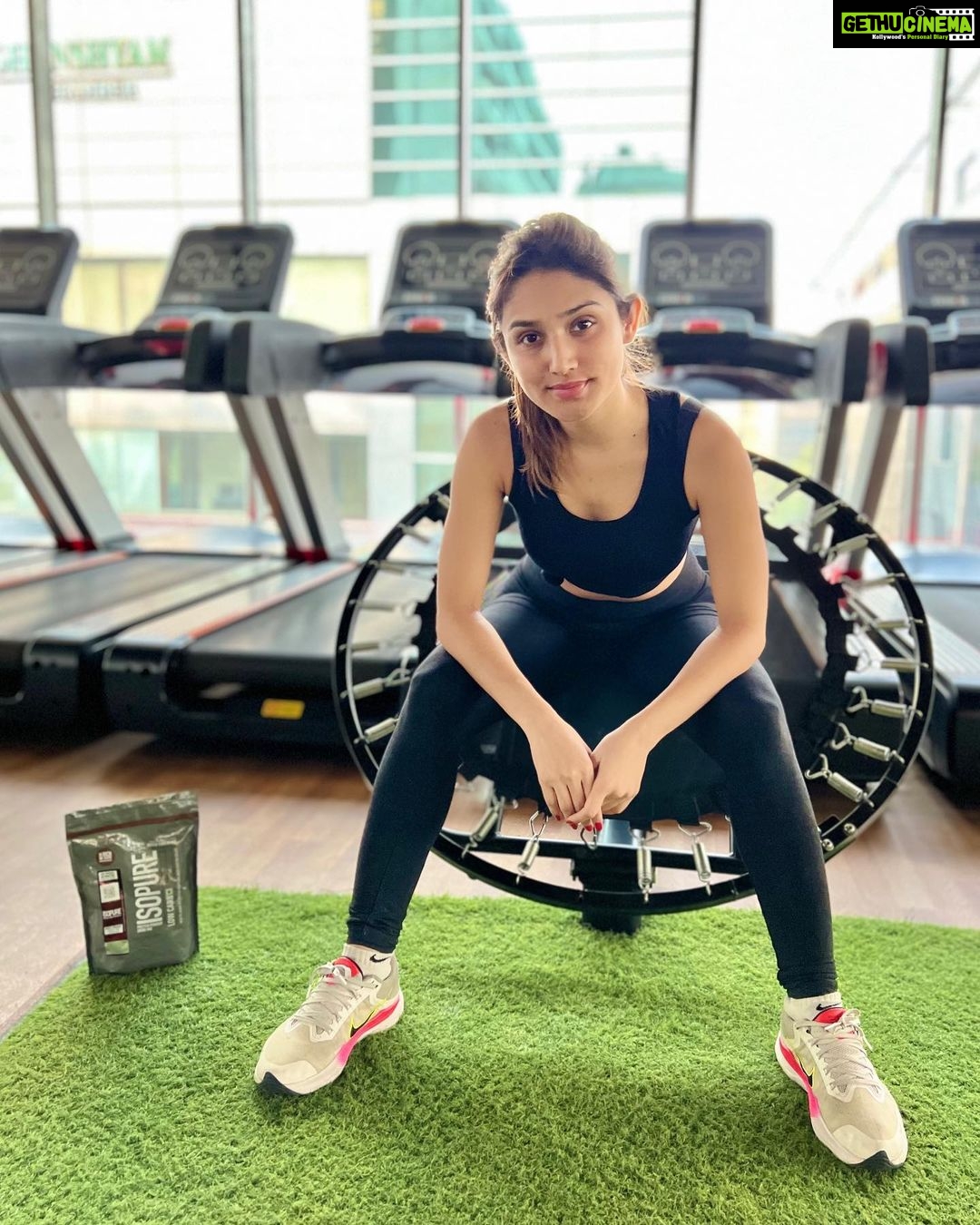 Donal Bisht Instagram - A healthy outside starts from inside! @isopurecompanyindia 💪 . . . . . . . . . . . . . . . . . . . #yoga #explore #morning #goodmorning #donalbisht #tuzakhmhai #view #instagood #instamood #blue #outdoors #goodvibes #happy #happymood #pictureoftheday #best #beautiful #white #love #indoor #instadaily #instagram #instamood #instalike #blessed #actor #actress #actorslife #gym
