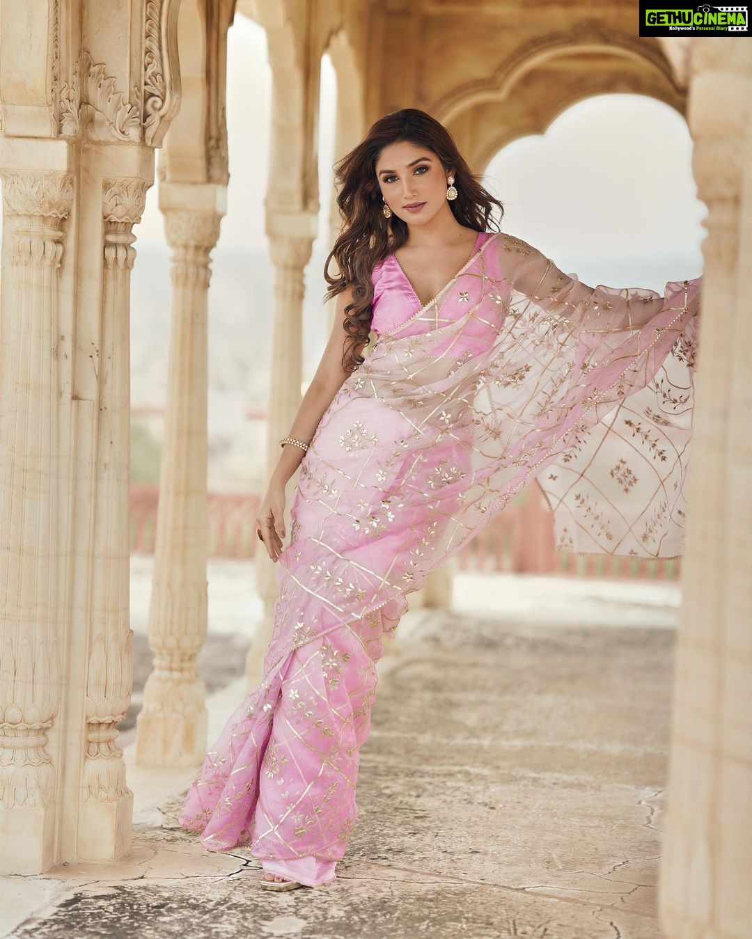 Donal Bisht Instagram - A look in a saree is enough to slay💗 . . . . . . . . . . . . . . . . . . . . . . . . . @mayur_khatri 📸 Styling: @_.simrannnn._ Outfit: @zarijaipur Jewellery: @rajmankaofficial Makeup : @raveen_anand Hair : @sunil_celebrity_stylist . . . . . . . . #saree #jaipur #bold #style #elegant #hot #explore #donalbisht #elegence #instagood #instamood #goodvibes #happy #happymood #pictureoftheday #best #beautiful #dress #love #instadaily #instagram #instamood #instalike #blessed #actor #actorslife #glow #ethnic #glam #reelsinstagram