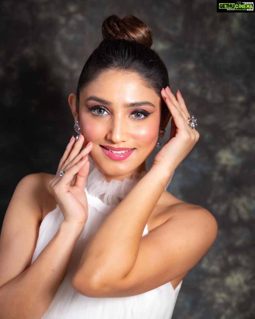 Donal Bisht Instagram - “Even if you enter the dirty water, stay neat like a white swan!” . . . . . . . . . . . . . . . . . . . . . . . . . . . @deepak_das_photography 📸 MUAH : @makeoverbysejalthakkar Styled : @Akansha.27 @tiara_gal Outfit : @aayannabysiimie Jewellery : @the_jewel_gallery Assisted by @stylebypriyankaa . . . . . . . . . . . #swan #white #lights #donalbisht #elegant #hot #explore #goodmorning #donalbisht #view #instagood #instamood #goodvibes #happy #happymood #pictureoftheday #best #beautiful #dress #love #instadaily #instagram #instamood #instalike #blessed #actor #actorslife #glow #outfit #glam #photoshoot