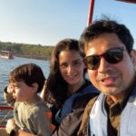 Ekta Kaul Instagram - First boating experience part 2! @sumeetvyas thank you.. 🤘🏻🤘🏻