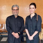 Ekta Kaul Instagram – Met a legend @vishalrbhardwaj sir. 
Life has been kind ! 💕💕 
#gratitude
