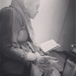 Ekta Kaul Instagram - माँ की दुआ वक़्त और नसीब दोनो बदल देती है! मेरी दिवाली. 💥💥 @kaul_vimmi @kaul731