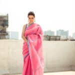 Ekta Kaul Instagram - नारी in सारी! 🌈🌈 #myloveforsaree Captured by @iam_kunalverma