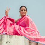 Ekta Kaul Instagram - नारी in सारी! 🌈🌈 #myloveforsaree Captured by @iam_kunalverma