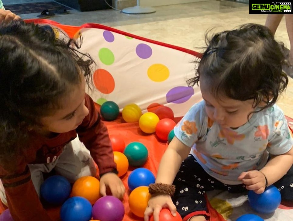 Ekta Kaul Instagram - All of them gave me a reason to live.. celebrate life, celebrate the child within.. Keep the child in you alive.💕💕 happy children’s day.. 🌈🌈❤️❤️