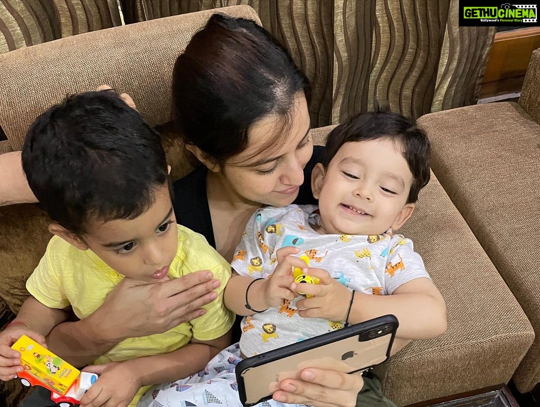 Ekta Kaul Instagram - All of them gave me a reason to live.. celebrate life, celebrate the child within.. Keep the child in you alive.💕💕 happy children’s day.. 🌈🌈❤️❤️