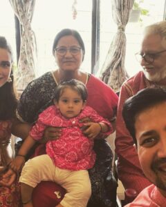 Ekta Kaul Instagram - Happy Diwali everyone ! 
May the light of diya guide you to the way of happiness. 
May every aspect of your life becomes luminous. 
And may you be healthy and happy. 🌈🌈💕💕

दीपावाली की हार्दिक शुभकामनाएँ 💥💥

Don’t burn crackers 🙏🏻🙏🏻

Wearing @aachho 
Ved 👕 @littlelovebespoke