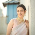 Ekta Kaul Instagram – May your happiness overflows. 
And your life glows. 💥💥🌈🌈🌟🌟

Happy choti deepawali. 🌻🌻

#avoidmypatheticrhymingskills
.
.
.
.
Wearing @vilaasinie 
Jewellery @oshri.accessories 
Mua @therealdevikathapa 
Captured by @elevengates