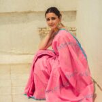Ekta Kaul Instagram - नारी in सारी! 🌈🌈 #myloveforsaree Captured by @iam_kunalverma