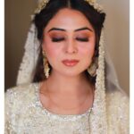 Falaq Naaz Instagram - And a little bit of pixie Dust 🧚‍♀️💫 . . . Outfit-: @asbaabofficial Makeup-: @zk_bridal_studio_and_academy Pc-: @sn_photografy_06 . . . #bridallook #falaqnaaz #ɴᴇᴡᴘᴏsᴛ #trending #whitelehenga #fashion #photoshoot #pictures