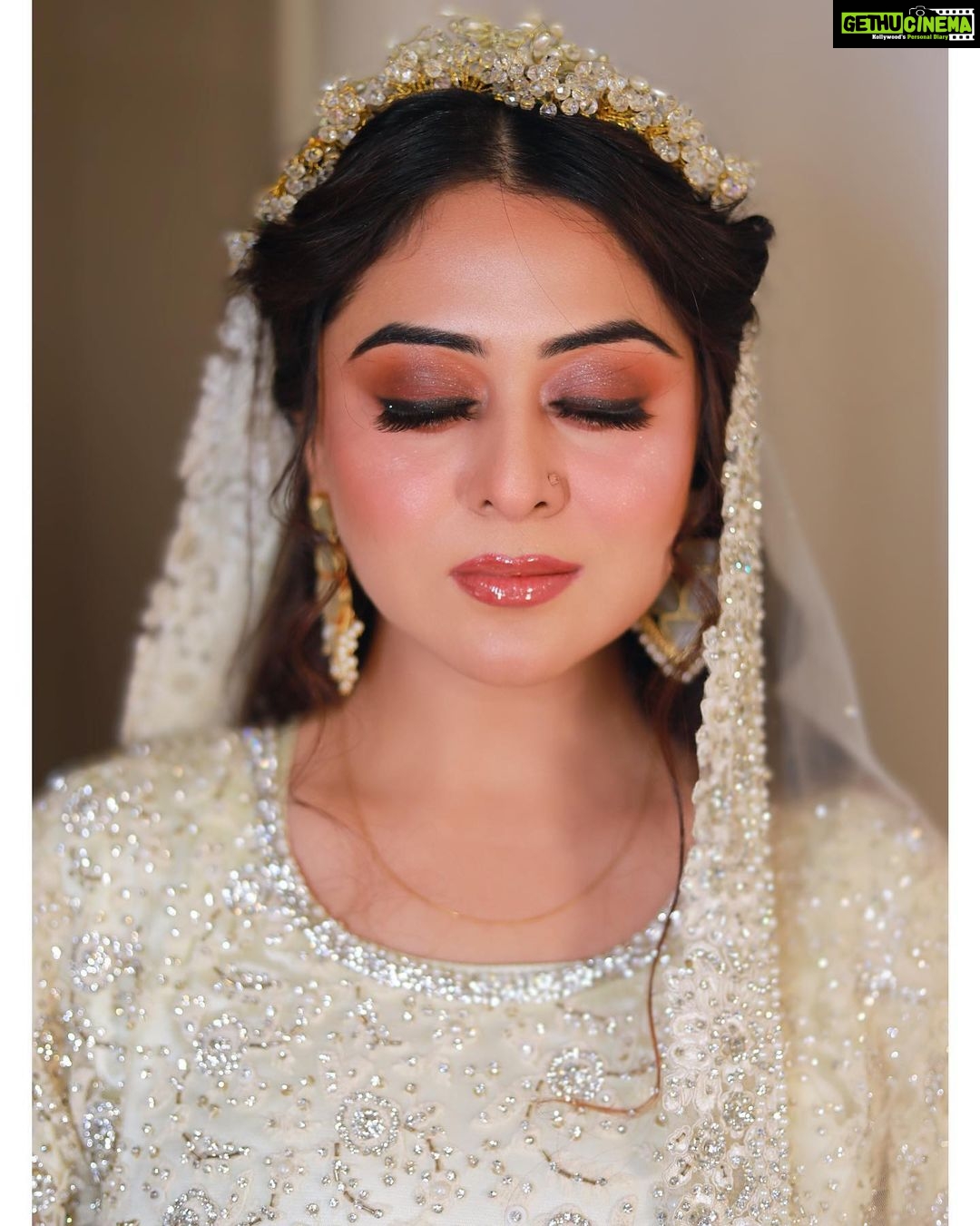 Falaq Naaz - 32.9K Likes - Most Liked Instagram Photos
