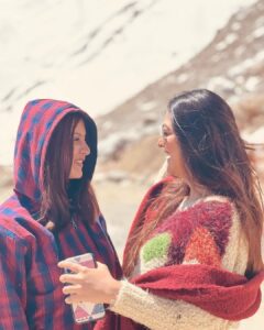 Falaq Naaz Instagram - टूnnu mera bachcha,
Kabhi nahi socha tha ki aese wish karungi tujhe,tu jaanti thi ki Aapi ne plan kiya hai tere liye surprise, I wanted to see you wearing that pretty princess dress, main tujhe taiyar karti tera cake banwati,tera wo surprised face dekhna tha mujhe,tu jaanti hai achhe se टूnnu tu mere liye kya maayne rakhti hai, dil tuta hua hai mera bohot,itni taklif kabhi mehsus nahi hui mujhe jitni tere jaane ke baad se hai,kabhi kabhi samajh nahi ata ki dua kiske liye karen teri rooh ke sukoon ke liye ya hamari (amma,sheezan,aur mere) zindagi ke itne mushkil imtihan ke liye,sleepless nights,unseen tears, tu sab dekh rahi hai I knw tu mere aas paas hi hai I can feel your presence, we miss you everyday टूnnu, you are gonna live forever in our heart, I Hope Teri sukoon waali talaash khatam ho gai ho,
Mera bachcha meri nanhi si jaan Happy Birthday and I love you too ♾️❤️🧚‍♀️