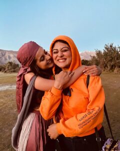 Falaq Naaz Instagram - टूnnu mera bachcha,
Kabhi nahi socha tha ki aese wish karungi tujhe,tu jaanti thi ki Aapi ne plan kiya hai tere liye surprise, I wanted to see you wearing that pretty princess dress, main tujhe taiyar karti tera cake banwati,tera wo surprised face dekhna tha mujhe,tu jaanti hai achhe se टूnnu tu mere liye kya maayne rakhti hai, dil tuta hua hai mera bohot,itni taklif kabhi mehsus nahi hui mujhe jitni tere jaane ke baad se hai,kabhi kabhi samajh nahi ata ki dua kiske liye karen teri rooh ke sukoon ke liye ya hamari (amma,sheezan,aur mere) zindagi ke itne mushkil imtihan ke liye,sleepless nights,unseen tears, tu sab dekh rahi hai I knw tu mere aas paas hi hai I can feel your presence, we miss you everyday टूnnu, you are gonna live forever in our heart, I Hope Teri sukoon waali talaash khatam ho gai ho,
Mera bachcha meri nanhi si jaan Happy Birthday and I love you too ♾️❤️🧚‍♀️