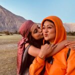 Falaq Naaz Instagram - टूnnu mera bachcha, Kabhi nahi socha tha ki aese wish karungi tujhe,tu jaanti thi ki Aapi ne plan kiya hai tere liye surprise, I wanted to see you wearing that pretty princess dress, main tujhe taiyar karti tera cake banwati,tera wo surprised face dekhna tha mujhe,tu jaanti hai achhe se टूnnu tu mere liye kya maayne rakhti hai, dil tuta hua hai mera bohot,itni taklif kabhi mehsus nahi hui mujhe jitni tere jaane ke baad se hai,kabhi kabhi samajh nahi ata ki dua kiske liye karen teri rooh ke sukoon ke liye ya hamari (amma,sheezan,aur mere) zindagi ke itne mushkil imtihan ke liye,sleepless nights,unseen tears, tu sab dekh rahi hai I knw tu mere aas paas hi hai I can feel your presence, we miss you everyday टूnnu, you are gonna live forever in our heart, I Hope Teri sukoon waali talaash khatam ho gai ho, Mera bachcha meri nanhi si jaan Happy Birthday and I love you too ♾️❤️🧚‍♀️