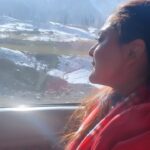 Falaq Naaz Instagram - 🍁🍁🍁 . . . Lines by-: @hitesh_bharadwaj . . . #reels #trendingreels #shayari #love #falaqnaaz #travel #travelgram #foryou #kashmir #feelings #explorepage #trendingaudio #roadtrip #slomo #season