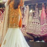 Falaq Naaz Instagram - Stunning trail garara in rusty Orange with an Ivory undertone .. Garar with antique work and heavily embroidered front and sleeves Lovely handwork dupatta Priced at 27900/- For enquiries Call / WhatsApp +919819954540 Asbaab by Madiha Farooq Store Location 📍: 18/144, Nehru Rd, Anand Nagar, Vakola, Santacruz East, Mumbai, Maharashtra Outfits by @asbaabofficial Styling @madihafarooqstyle Artist @falaqnaazz #asbaabofficial #bridetobe #bigfatwedding #bridalmakeup #bridalfashion #wedding #onlineshopping #weddingshopping #gararasuits #reel Asbaab By Madiha Farooq