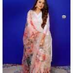 Falaq Naaz Instagram - Turn Your Magic ON 🪄✨❤️ . . . Outfit-: @iai_apparel Accessories-: @the_jewel_gallery Mua-: @makeup_by_aasiyakashmiri 📸-: @sn_photografy_06 Edit-: @wasey_rock69 . . . #instapost #instacollab #outfits #picoftheday #fashion #actress #styling #blogger #influencer #actress #collaboration #trending #explore #indian #explorepage #falaqnaaz #dailypost #picoftheday #lookoftheday #chikankari #dress #clothing #brand #vocalforlocal #pakistani