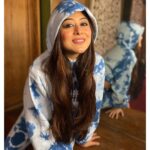 Falaq Naaz Instagram - Above all else, Embrace your flaws💫✨ . . . Wearing-: @godevils Brand pr-: @ishreen_vadi . . . #hoodie #tracksuit #winteroutfit #falaqnaaz #collaboration #collaborationindia #explorepage #foryou #trendingnow