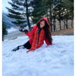Falaq Naaz Instagram - Haan Haan main Happy hun 😍❄️ . . . #winteroutfit #snow #sonamarg #kashmir #happyme #falaqnaaz #favorite #place #winterseason Sonamarg, Jammu And Kashmir, India