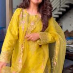 Falaq Naaz Instagram - 💚💚 . . . Outfit-: @muskan_collection05 . . . #trendingreels #instagram #outfits #eidoutfit #falaqnaaz #explorepage✨ #foryou #viralreels #ootd