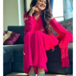 Falaq Naaz Instagram - 🌹💫❤️💕 . . . Outfit-: @pehnavathefashionstudio Mojri -: @foreverycindrella . . . #post #picoftheday #outfits #footwear #mojri #falaqnaazz #styling #collaboration #eidcollection #festivewear