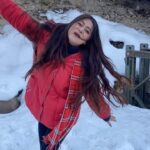 Falaq Naaz Instagram - Here I am dancing on my Birthday 🥳 . . . #kashmir #sonamarg #dance #birthday #falaqnaaz #trendingreels #viralreels #explorepage #foryou