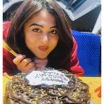 Falaq Naaz Instagram – Best pre-birthday celebration 🎉 ❤️🍁 02-12-2022 #mybirthday #birthdayinshikara Dal Lake