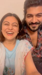 Falaq Naaz Instagram - He didn’t see it coming @sheezan9 but I love him the most❤️🤗
.
.
.
#reelitfeelit #falaqnaaz #viral #reels #explorepage #explorepage #foryou #sheezan #falaqnaaz #siblings #brothersisterlove
