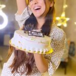 Falaq Naaz Instagram - WE ARE 1M STRONNNGGGGGGGG❤️❤️❤️❤️❤️❤️❤️ LOVE YOU MY INSTAGRAM FAMILY 🧡❤️🤗😘💕💙💫 JUGNI IS TRULY GRATEFUL AND HAPPY 😘💫🎉✨🤪😍😇 #1million #1m #happiness #gratitude