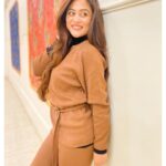 Falaq Naaz Instagram - Here I Glow ✨🍁💫❄️ . . . Outfit-: @trenbee_ . . . #winter #december #birthdaymonth #falaqnaaz #outfits #wintercollection #trending #favorite #glowup Gulmarg
