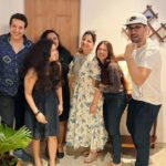 Falaq Naaz Instagram - Birthday celebration 🎉 @manjarimukul ji ka With lovelies @khalidoon1 @alkabadolakaushal @karanvirsharma