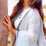 Falaq Naaz Instagram - O gal sunn mehrma 💖❤️ . . . 👗- @zenaz_collection Footwear-: @anse.sandals . . . #reelitfeelit #viralreels #fashion #trendingreels #explorepage #foryou #falaqnaaz #trending #outfits #beauty #trendingsongs #punjabisongs #newpunjabi #prophec