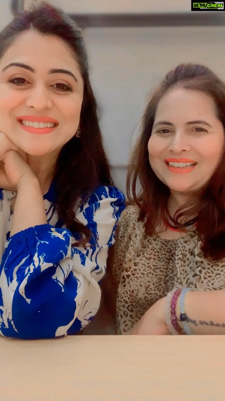 Falaq Naaz Instagram - batao kaun kiski mammy hai🤪 . . . #trendingreels #comedy #viralvideos #explorepage #foryou #falaqnaaz #motherdaughter #duo