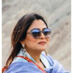 Falaq Naaz Instagram - Mood right now🎵 🔈ON💫 . . . Pc-: @aatuuuuuuuuu #throwbackthursday #ladakh #candidphotography Ladakh, India