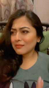 Falaq Naaz Instagram - Aur ye aansu pyaaz ke hain doston🫠
.
.
.
#reelitfeelit #comedy #trendingreels #originalaudio #foryou #explore #viral #falaqnaaz