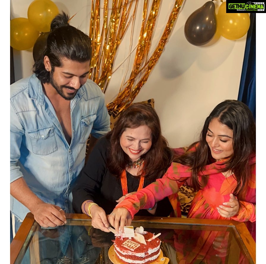 Falaq Naaz Instagram - Happy Birthday mamma @kehekshan18 🎉🥳😘🤗🥰