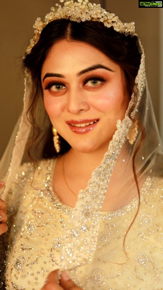Falaq Naaz Instagram - Videography and edited by @sn_photografy_06 In frame @falaqnaazz MUA @zk_bridal_studio_and_academy Outfit @asbaabofficial #photography #dressphotography #designers #trending #viralpost #business #dailyart #makeupartist #videoediting #warm #2023 Mumbai, Maharashtra